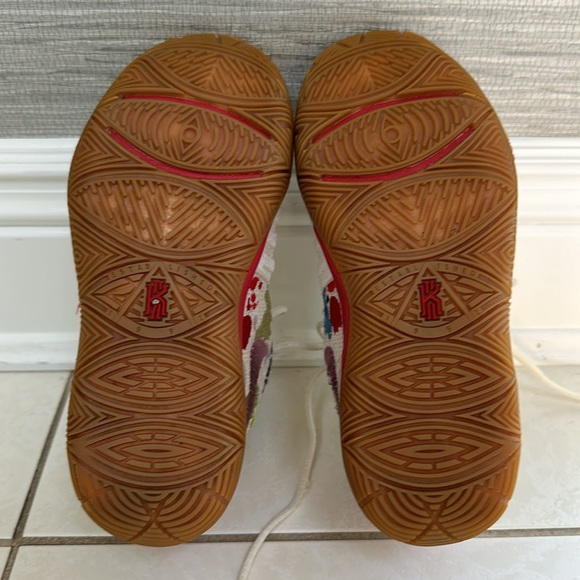 Nike Bandulu X Kyrie, preschool size 1 - Picture 8 of 8